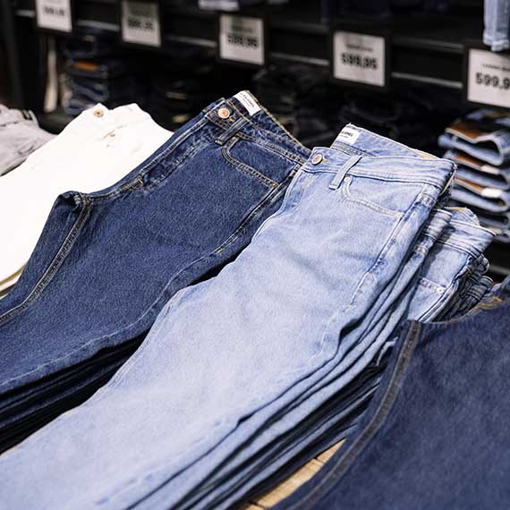 Cowboy jeans fra Jack & Jones i Lyngby.